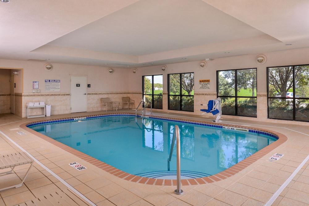 Hampton Inn Йорк Экстерьер фото