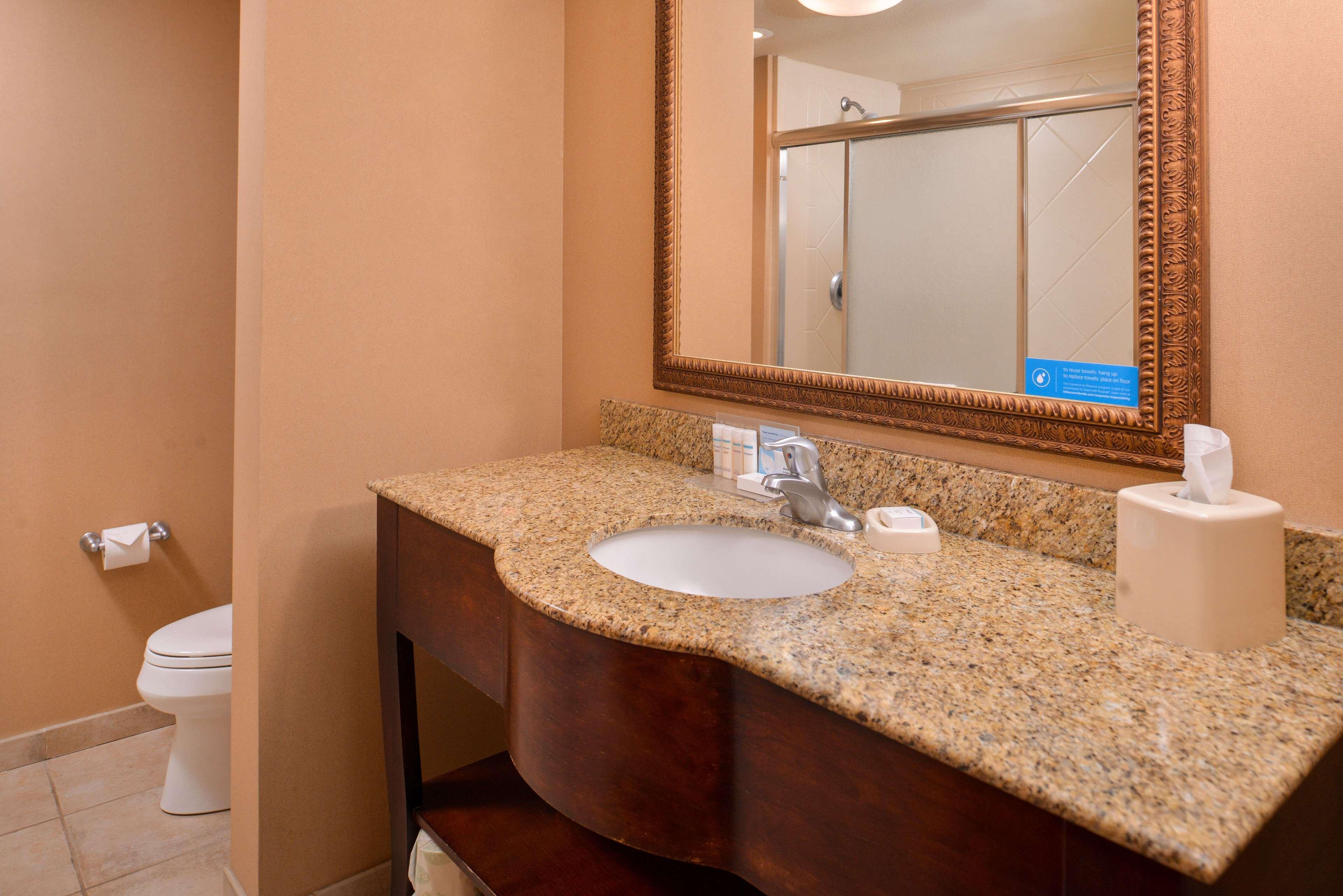 Hampton Inn Йорк Экстерьер фото