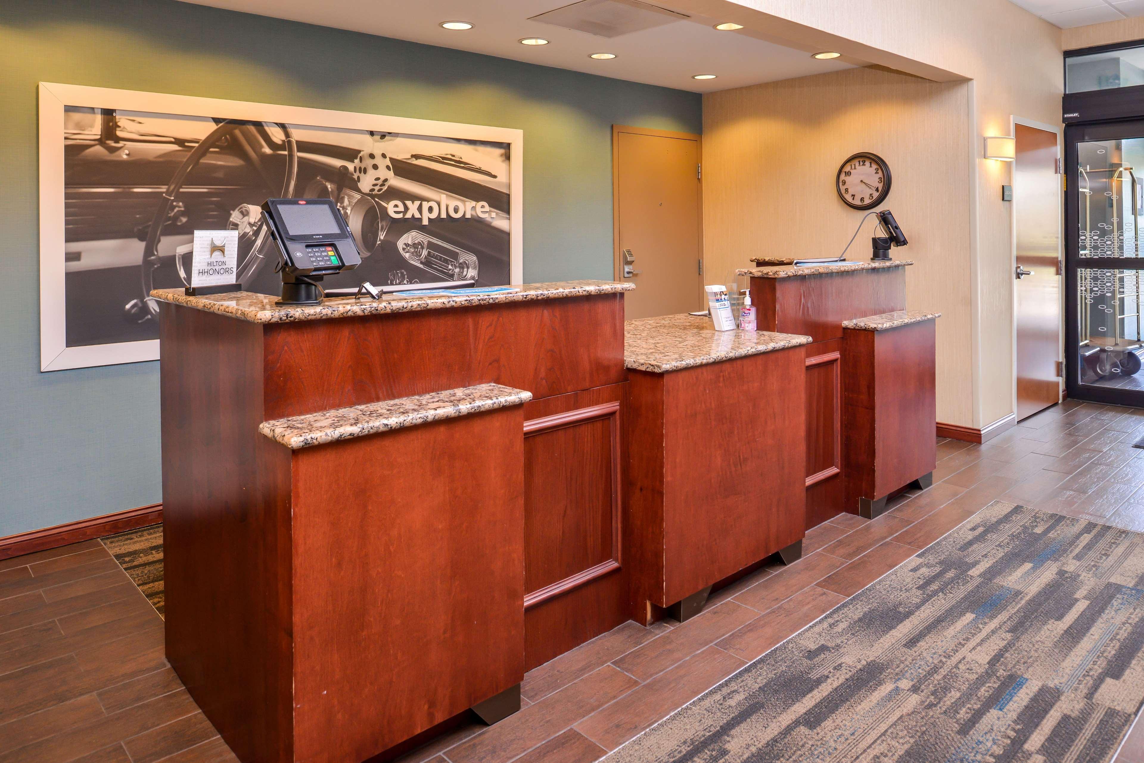 Hampton Inn Йорк Экстерьер фото