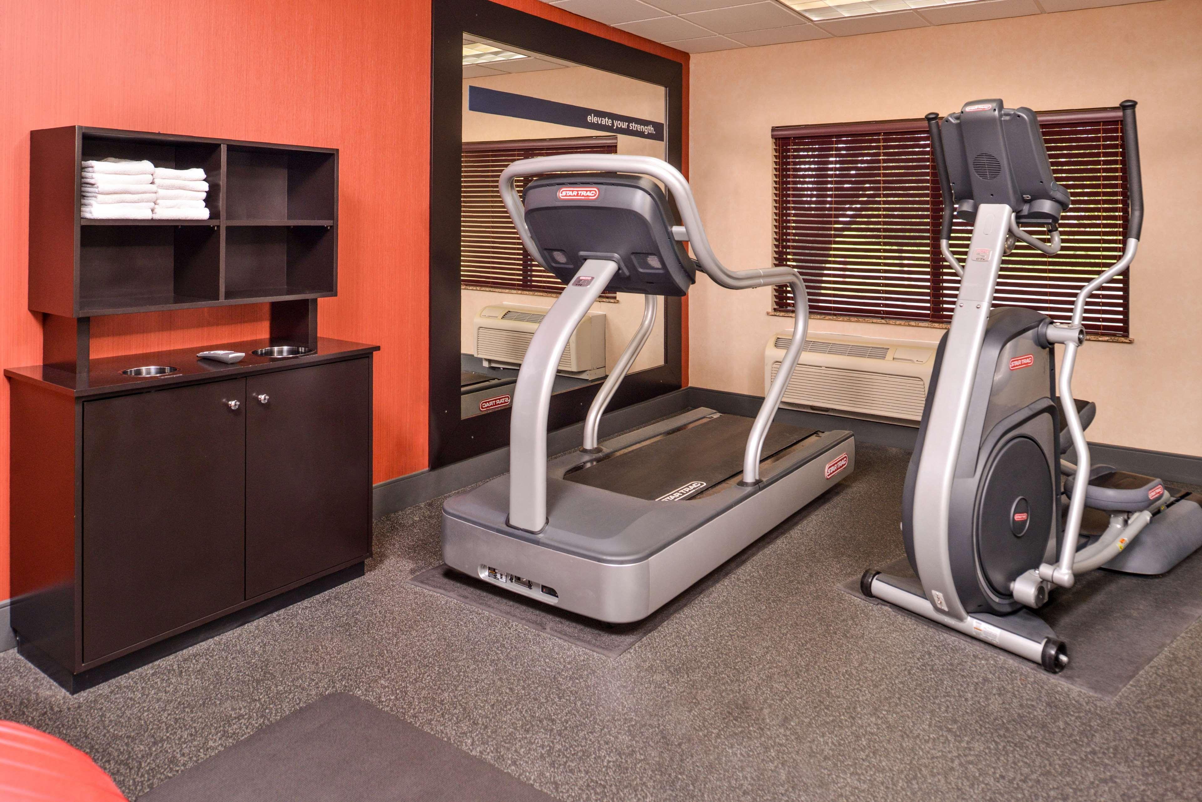 Hampton Inn Йорк Экстерьер фото
