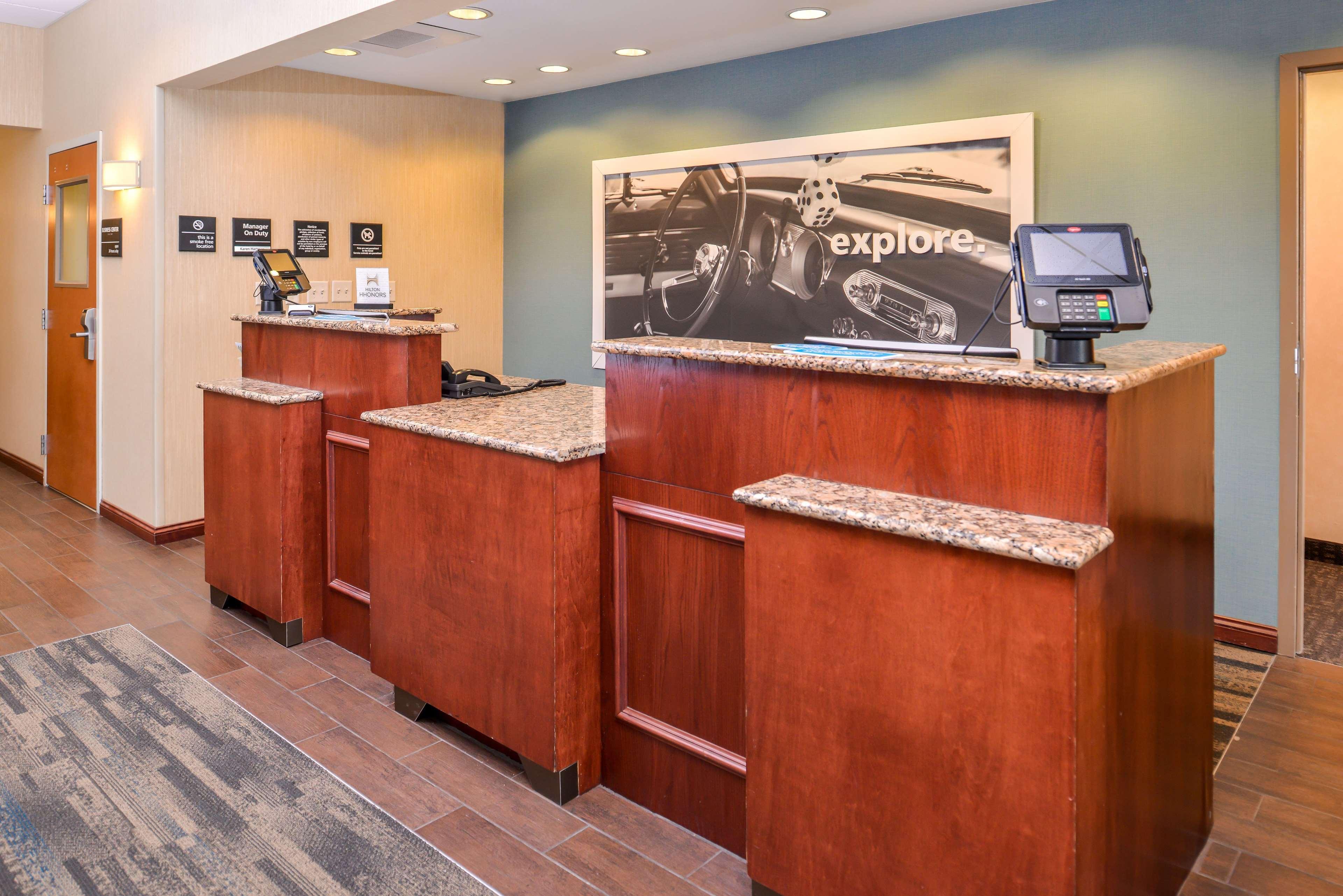 Hampton Inn Йорк Экстерьер фото