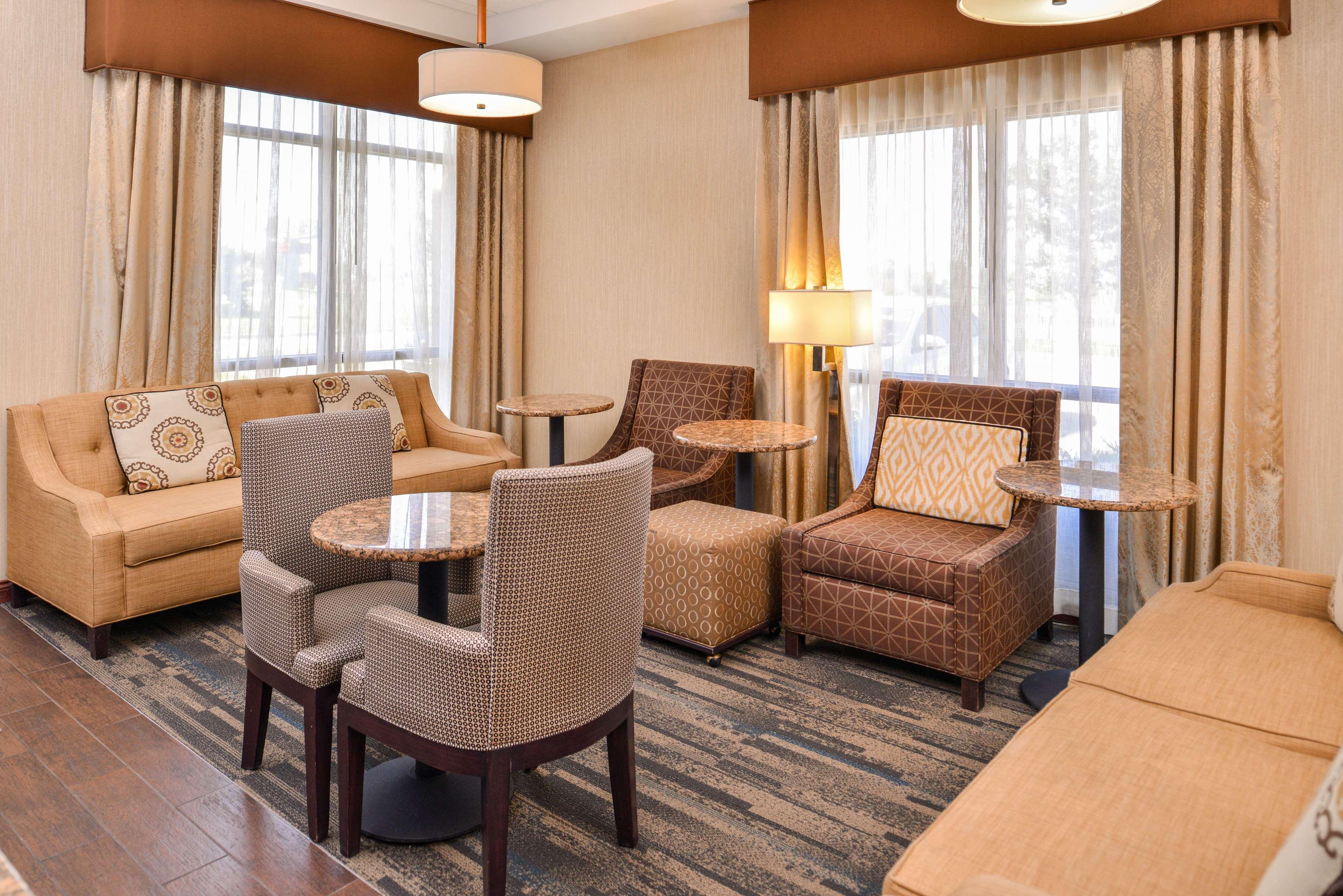 Hampton Inn Йорк Экстерьер фото