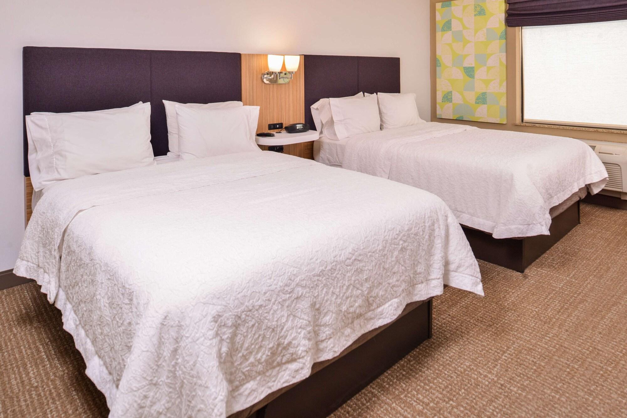 Hampton Inn Йорк Экстерьер фото