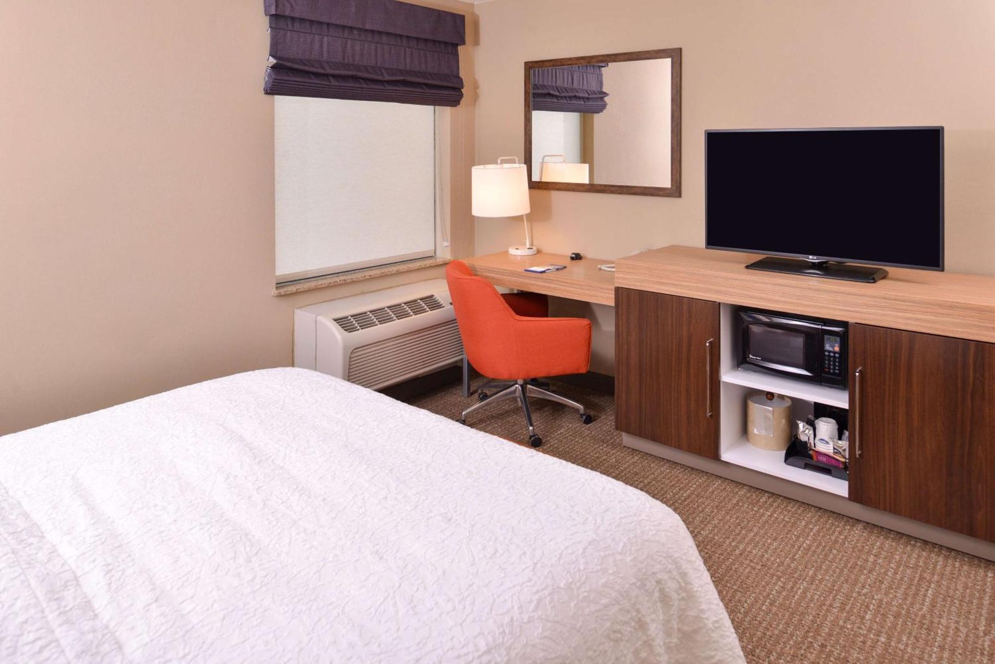 Hampton Inn Йорк Экстерьер фото