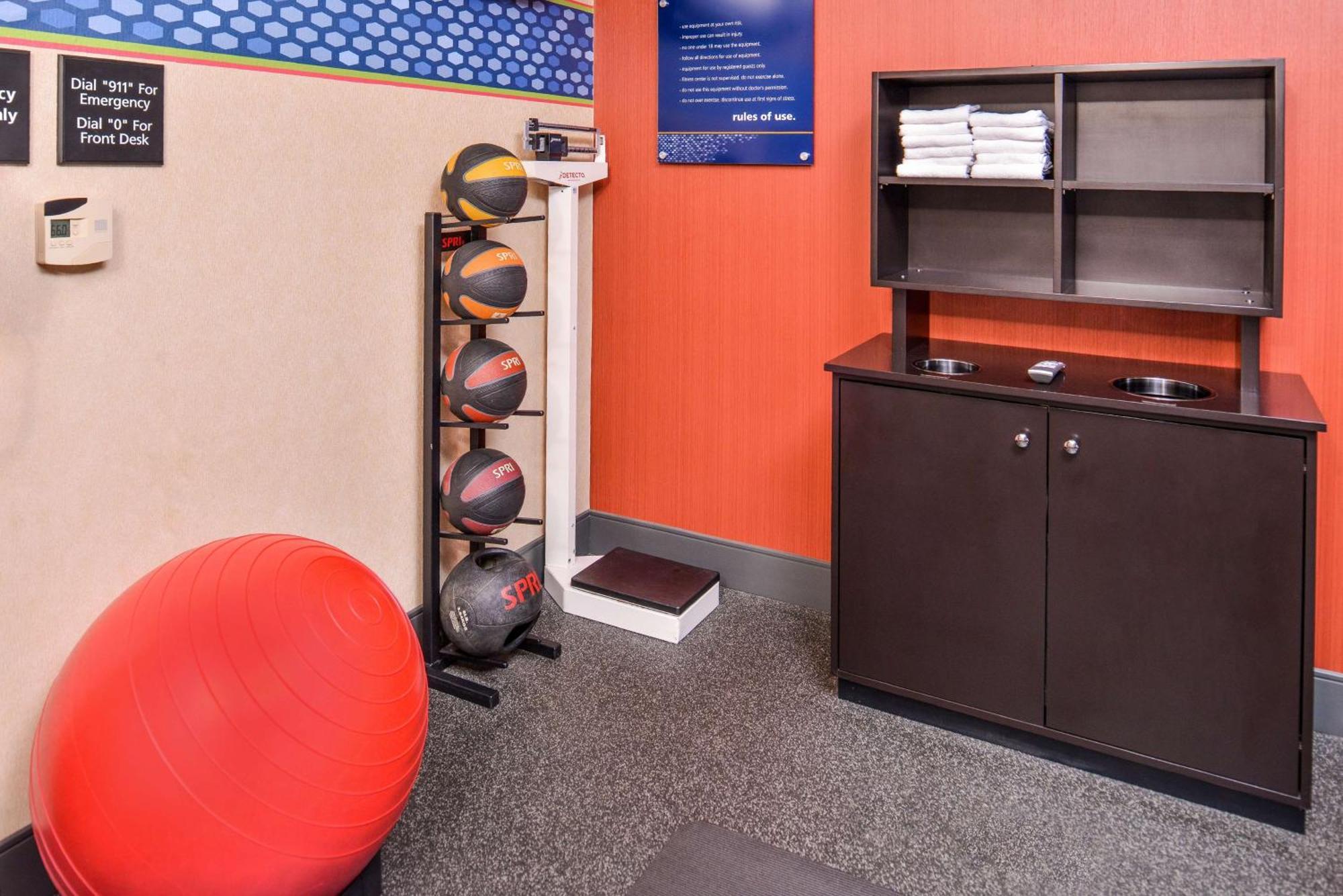 Hampton Inn Йорк Экстерьер фото